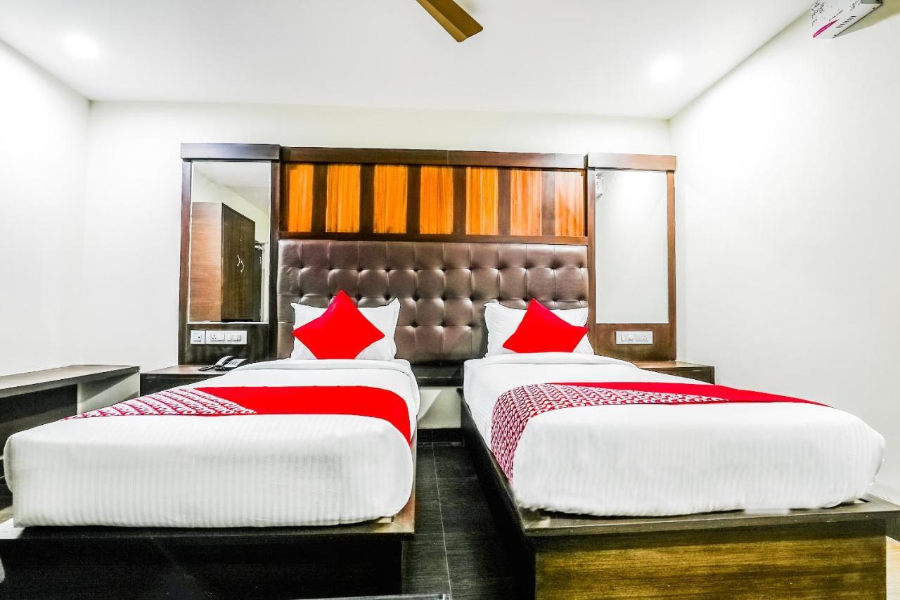 Oyo 16155 Hotel Dcm Grand Vijayawāda 外观 照片