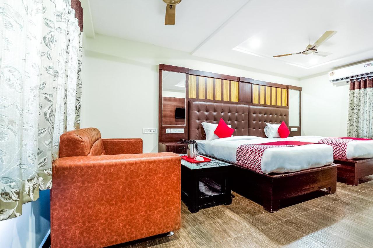 Oyo 16155 Hotel Dcm Grand Vijayawāda 外观 照片