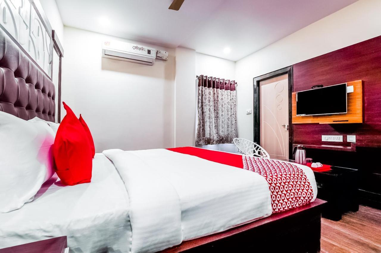 Oyo 16155 Hotel Dcm Grand Vijayawāda 外观 照片