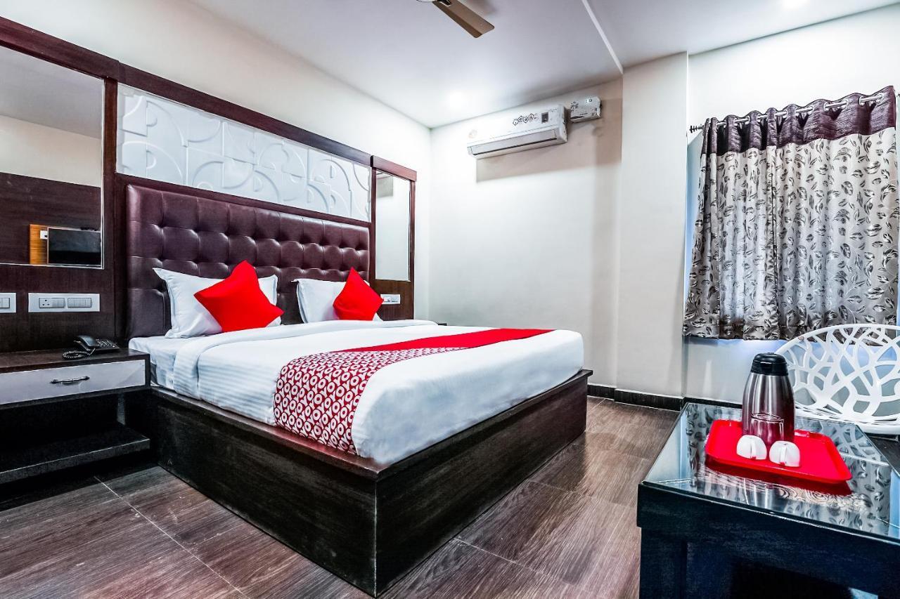 Oyo 16155 Hotel Dcm Grand Vijayawāda 外观 照片