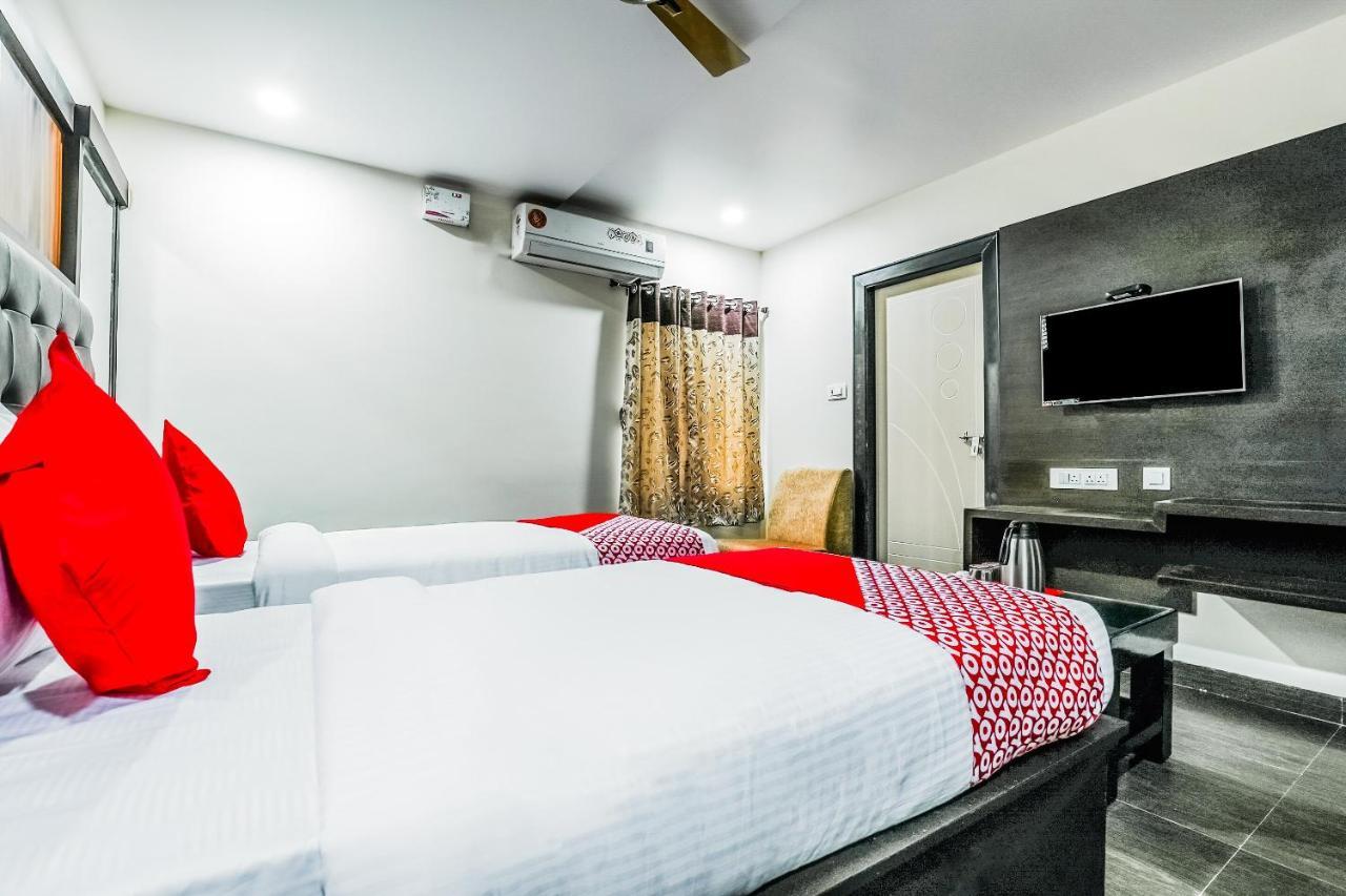 Oyo 16155 Hotel Dcm Grand Vijayawāda 外观 照片
