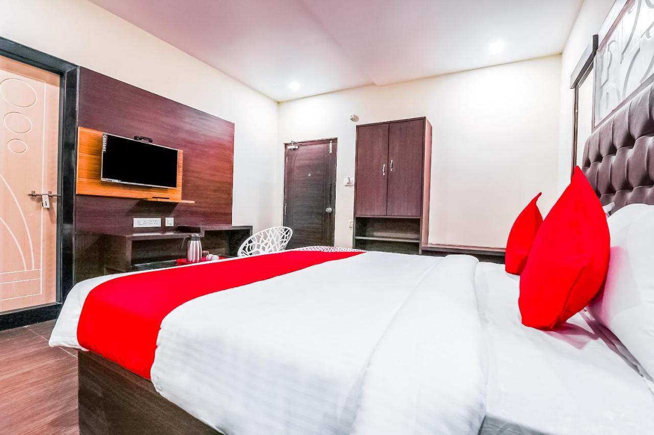Oyo 16155 Hotel Dcm Grand Vijayawāda 外观 照片