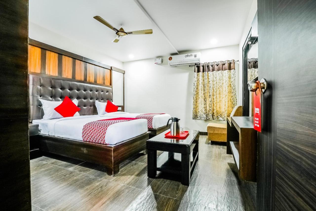 Oyo 16155 Hotel Dcm Grand Vijayawāda 外观 照片