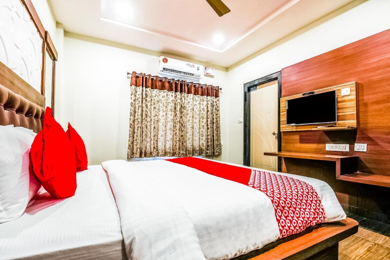 Oyo 16155 Hotel Dcm Grand Vijayawāda 外观 照片