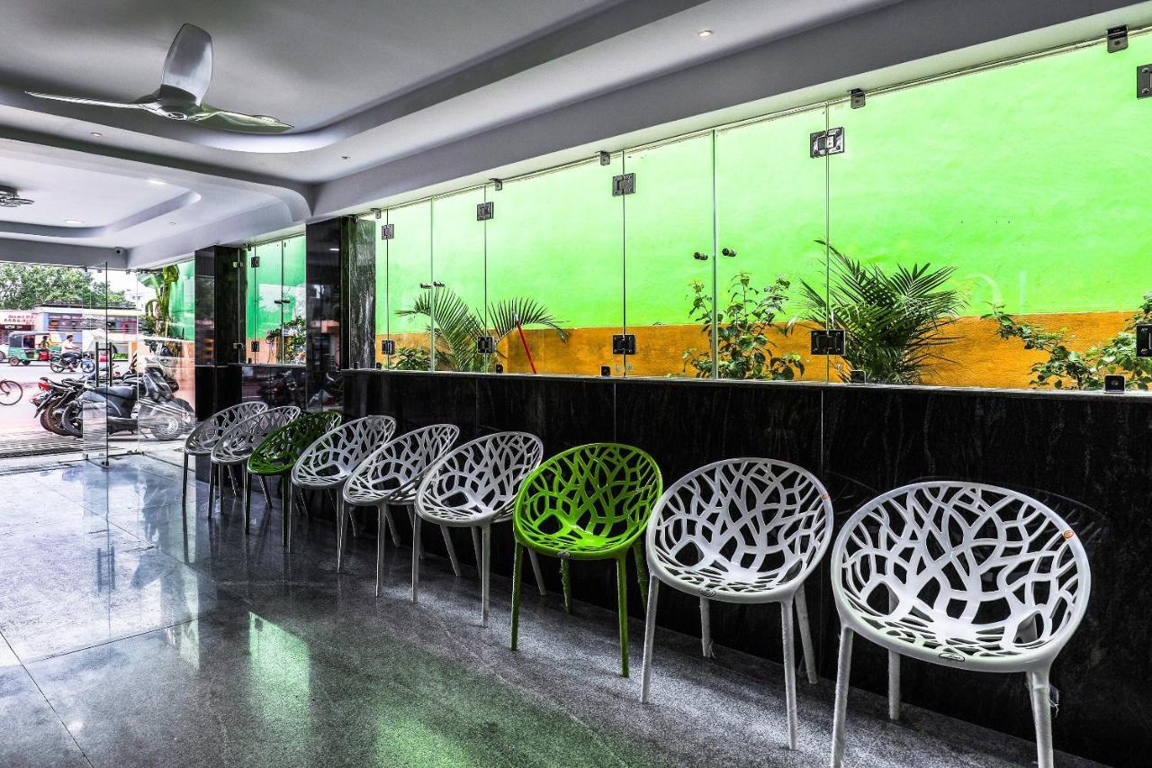 Oyo 16155 Hotel Dcm Grand Vijayawāda 外观 照片