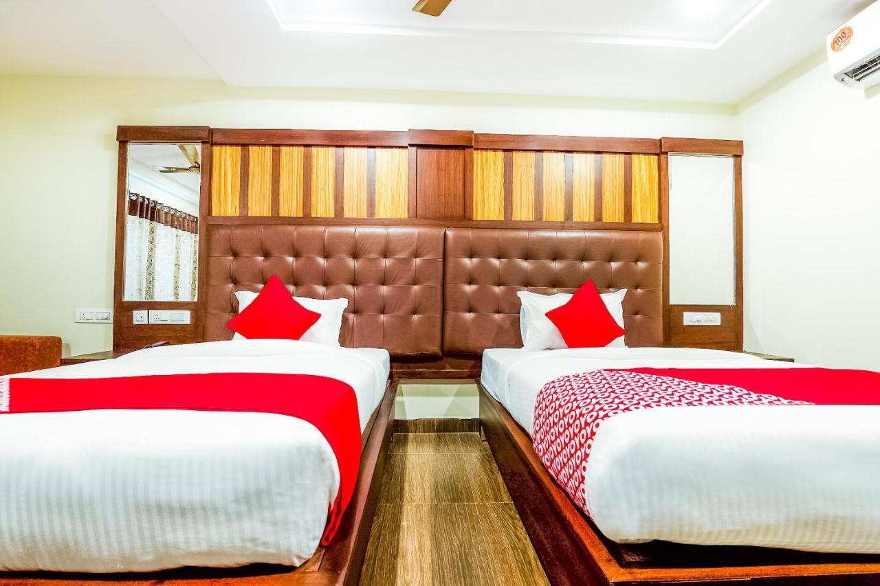 Oyo 16155 Hotel Dcm Grand Vijayawāda 外观 照片