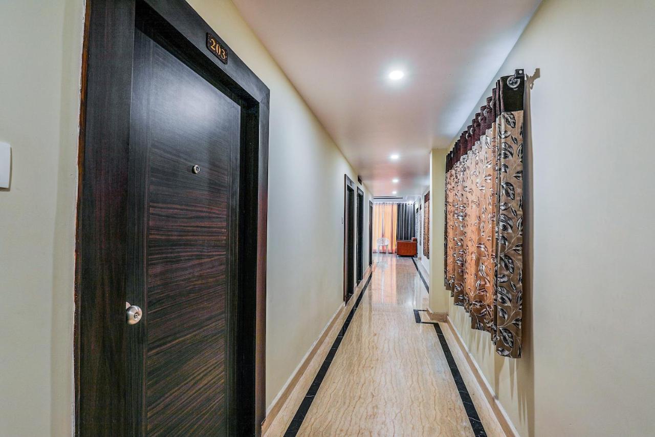 Oyo 16155 Hotel Dcm Grand Vijayawāda 外观 照片