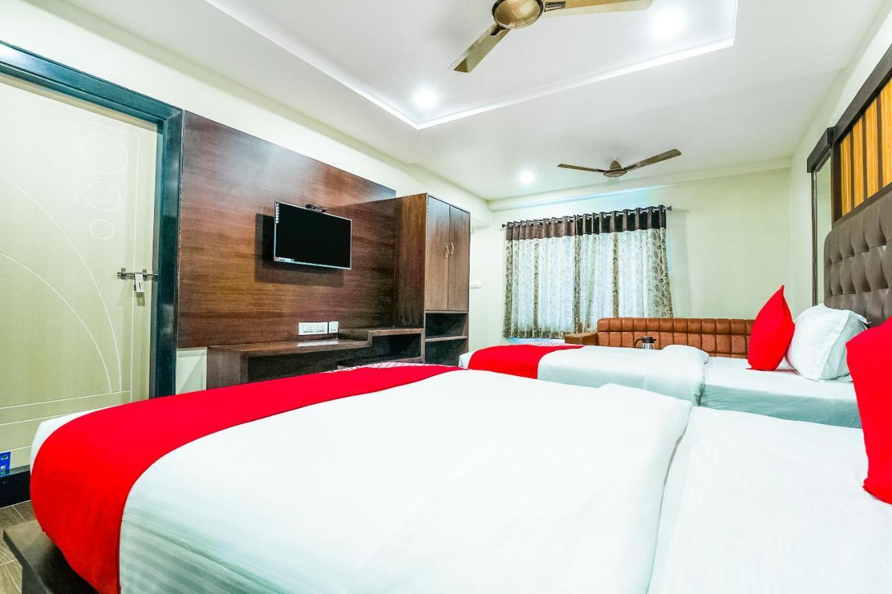 Oyo 16155 Hotel Dcm Grand Vijayawāda 外观 照片