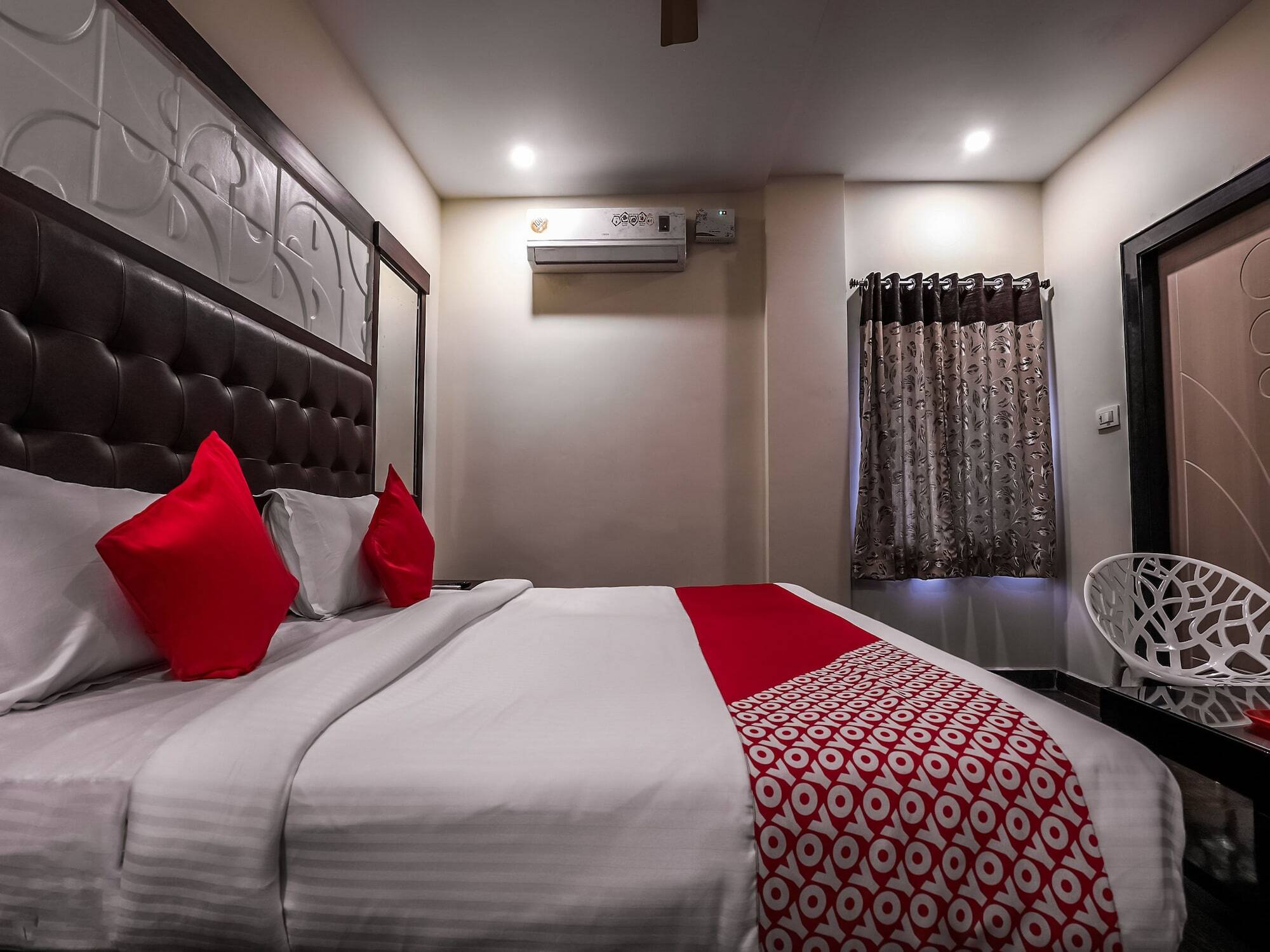 Oyo 16155 Hotel Dcm Grand Vijayawāda 外观 照片